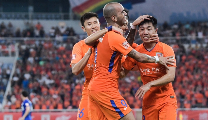 鲁能逆转胜恒大,取得三连胜 鲁能逆转胜恒大,取得三连胜