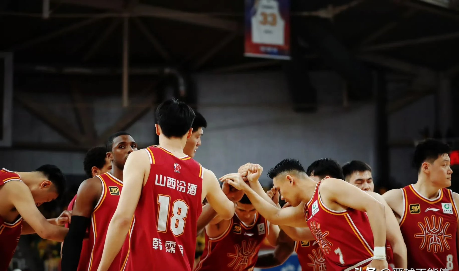 重庆队主场惨败于山东男篮,止步两连败 重庆队主场惨败于山东男篮,止步两连败