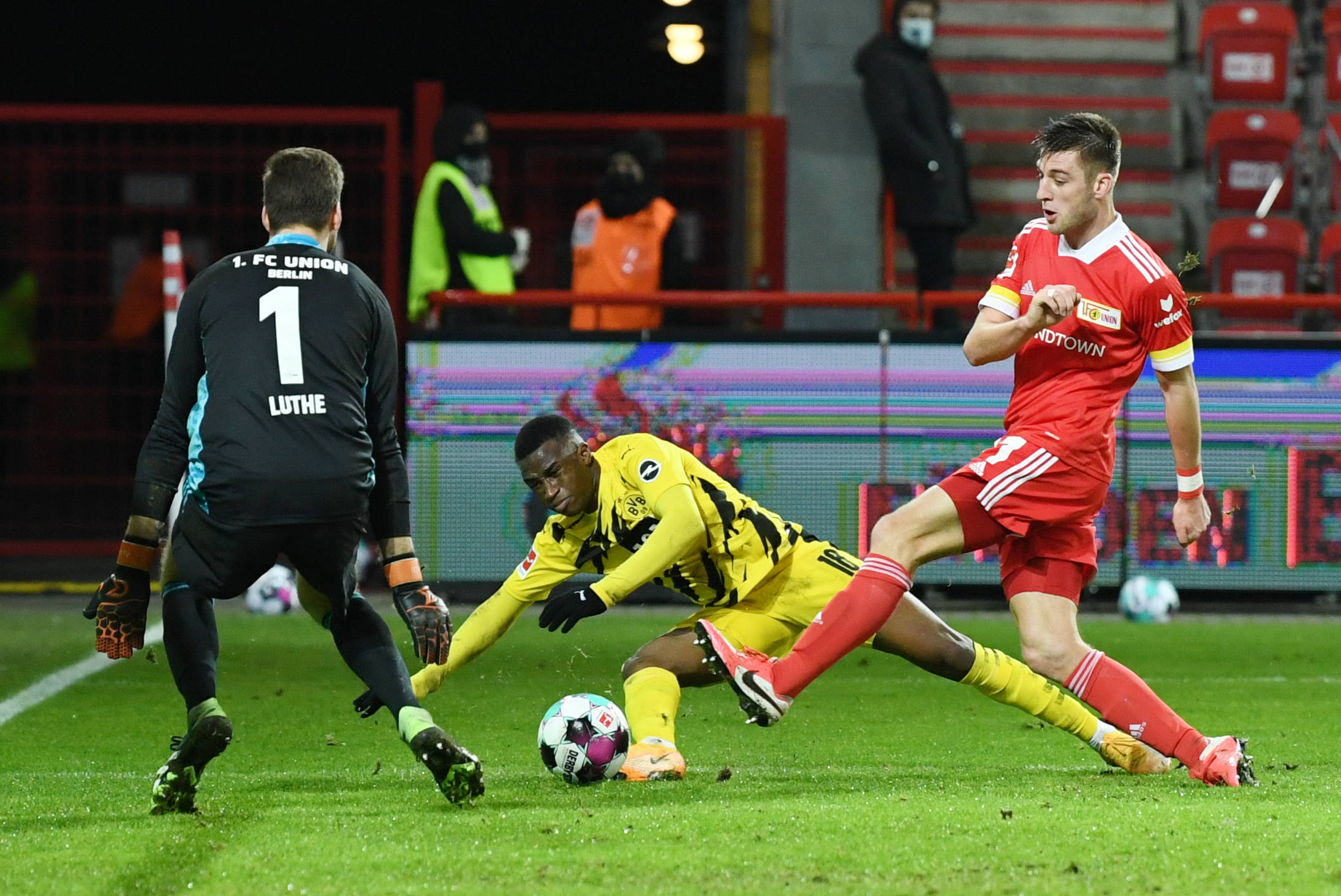 关于柏林联接连击败对手取得三分的信息 关于柏林联接连击败对手取得三分的信息