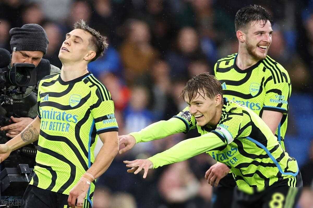 关于基辅迪纳摩客场胜利,登顶积分榜的信息 关于基辅迪纳摩客场胜利,登顶积分榜的信息