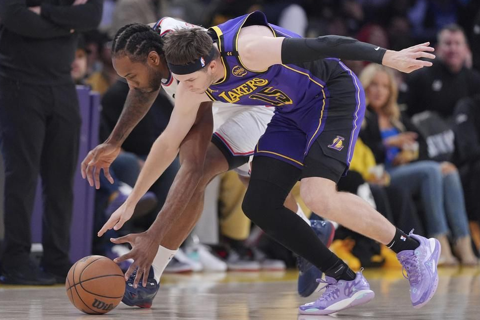 包含湖人完胜土耳其男篮,杰伦·布朗送出助攻的词条 包含湖人完胜土耳其男篮,杰伦·布朗送出助攻的词条