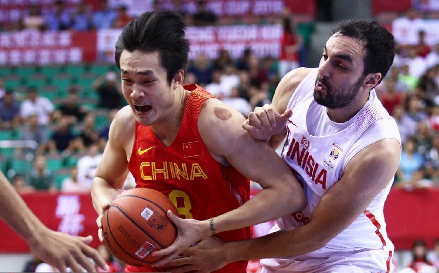 中国队险胜波兰队,奥恰洛夫高光表现的简单介绍 中国队险胜波兰队,奥恰洛夫高光表现的简单介绍