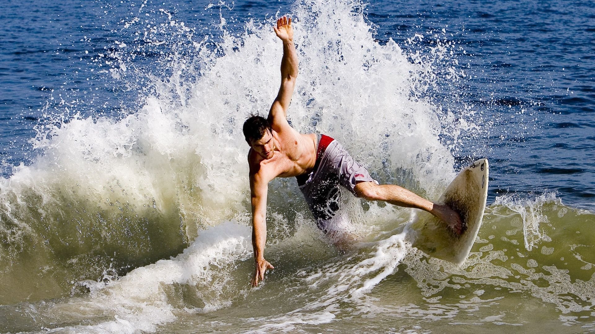 当体育的戏剧性共振,凯塞多F1揭幕战称王与南非一波带走喀麦隆的胜利哲学